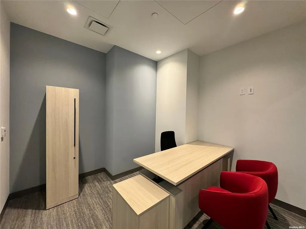 Office featuring baseboards and recessed lighting Office featuring baseboards and recessed lighting