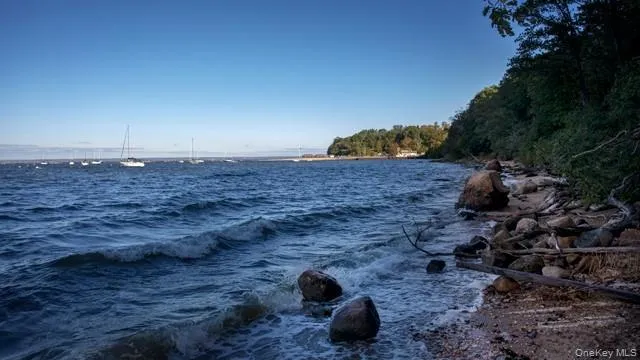 100 Glen Street, Glen Cove, NY, 2 Bedrooms Bedrooms, 5 Rooms Rooms,2 BathroomsBathrooms,Residential Lease,For Rent,Glen,0,869084 100 Glen Street, Glen Cove, NY, 2 Bedrooms Bedrooms, 5 Rooms Rooms,2 BathroomsBathrooms,Residential Lease,For Rent,Glen,0,869084