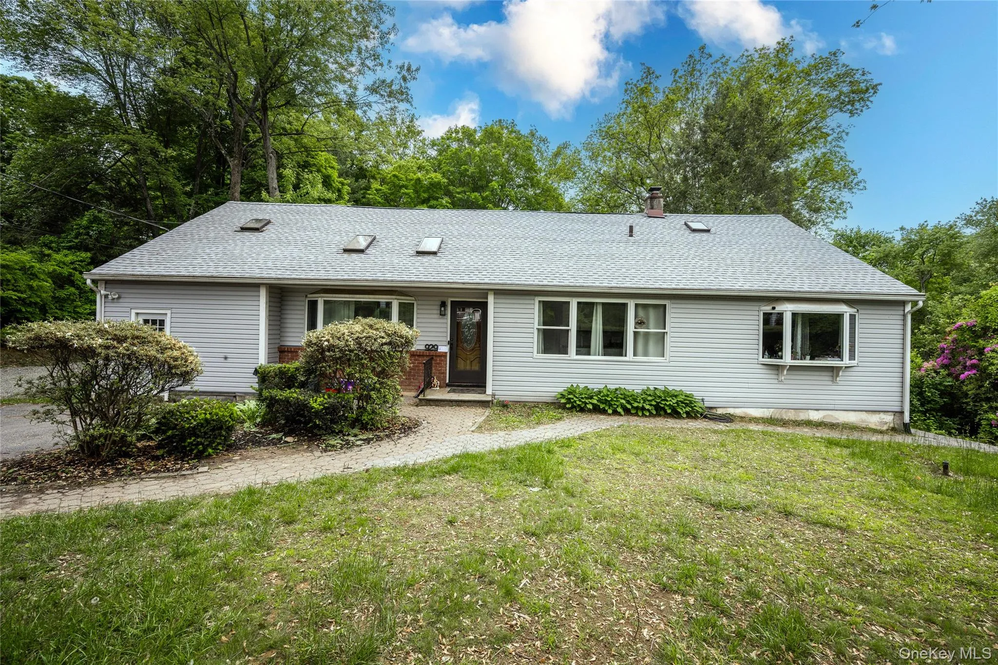 Front to Back Split with finished basement Front to Back Split with finished basement