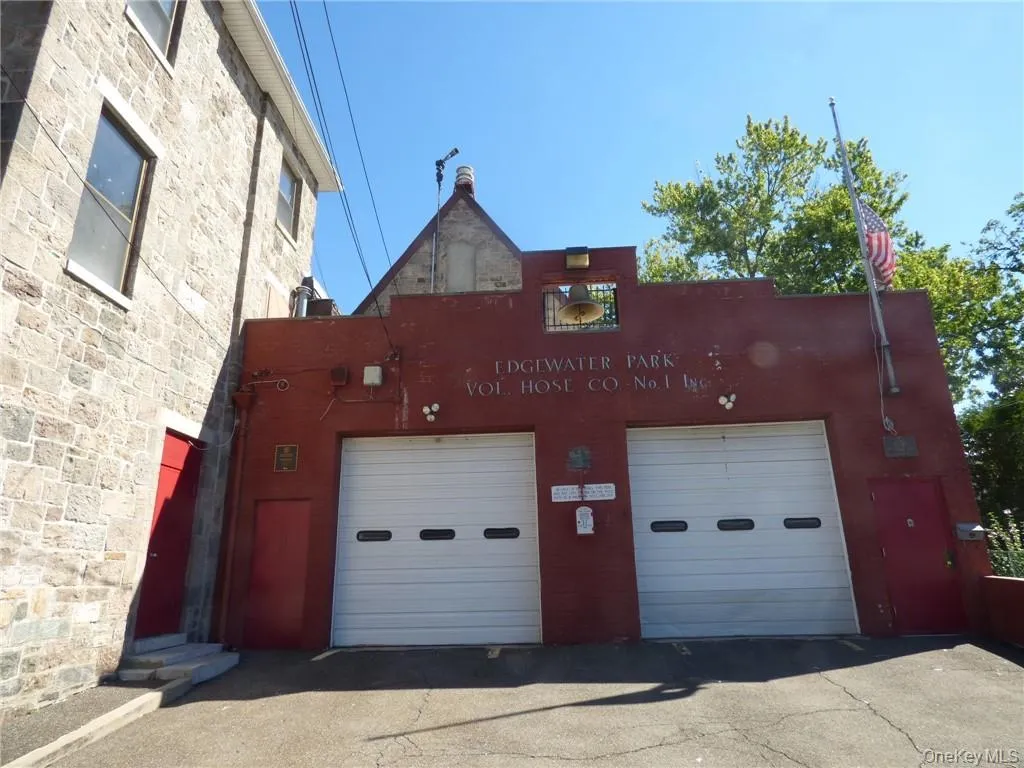 Volunteer Fire House Volunteer Fire House
