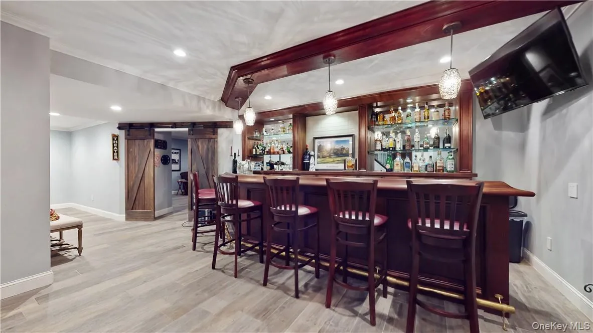 Custom Bar Custom Bar