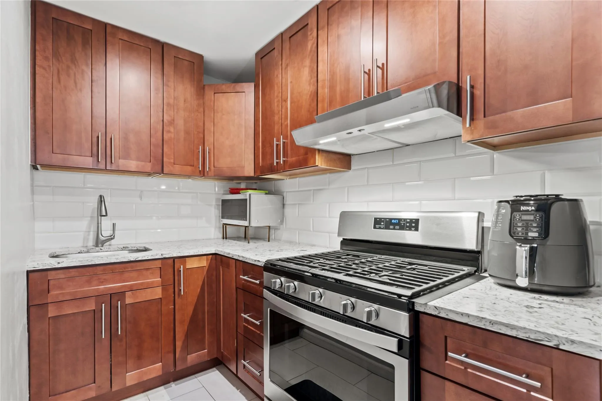 68-20 Selfridge Street, New York, NY, 1 Bedroom Bedrooms, 3 Rooms Rooms,1 BathroomBathrooms,Residential,For Rent,Selfridge,0,873018 68-20 Selfridge Street, New York, NY, 1 Bedroom Bedrooms, 3 Rooms Rooms,1 BathroomBathrooms,Residential,For Rent,Selfridge,0,873018