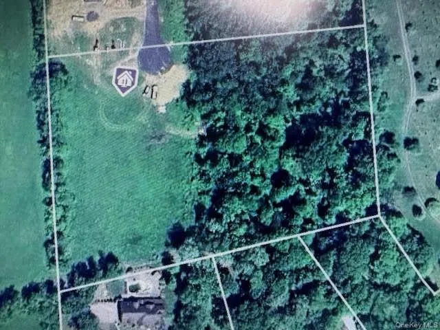 Map / location with property parcel outlined Map / location with property parcel outlined