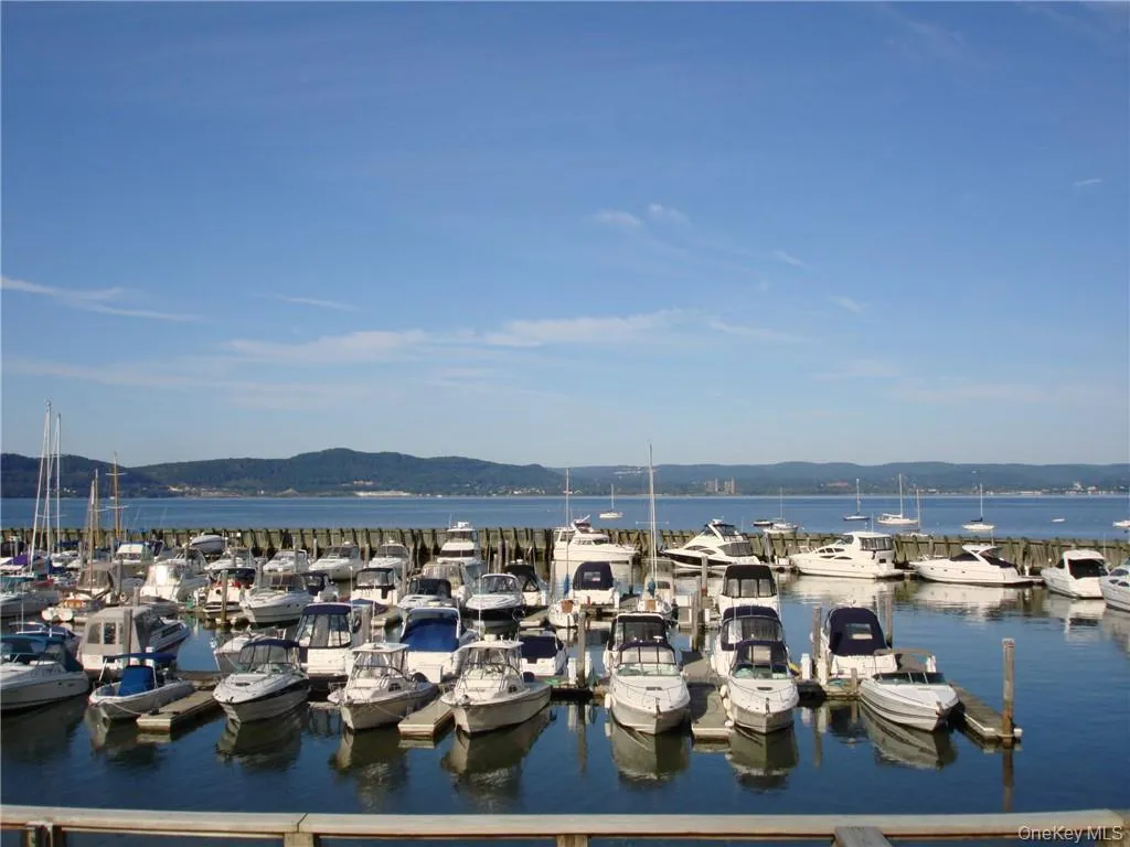 HMB Marina, NO Affiliation w/ the HMB condo's HMB Marina, NO Affiliation w/ the HMB condo's