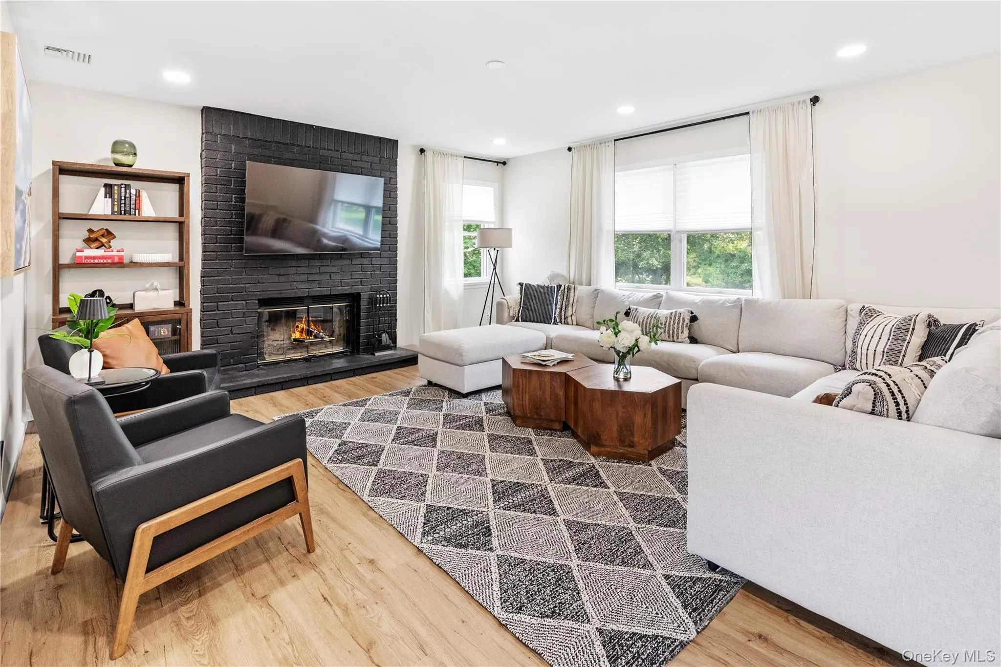 43 Shinnecock Road, Southampton, NY, 3 Bedrooms Bedrooms, 5 Rooms Rooms,3 BathroomsBathrooms,Residential Lease,Idx,Shinnecock,0,874294 43 Shinnecock Road, Southampton, NY, 3 Bedrooms Bedrooms, 5 Rooms Rooms,3 BathroomsBathrooms,Residential Lease,Idx,Shinnecock,0,874294