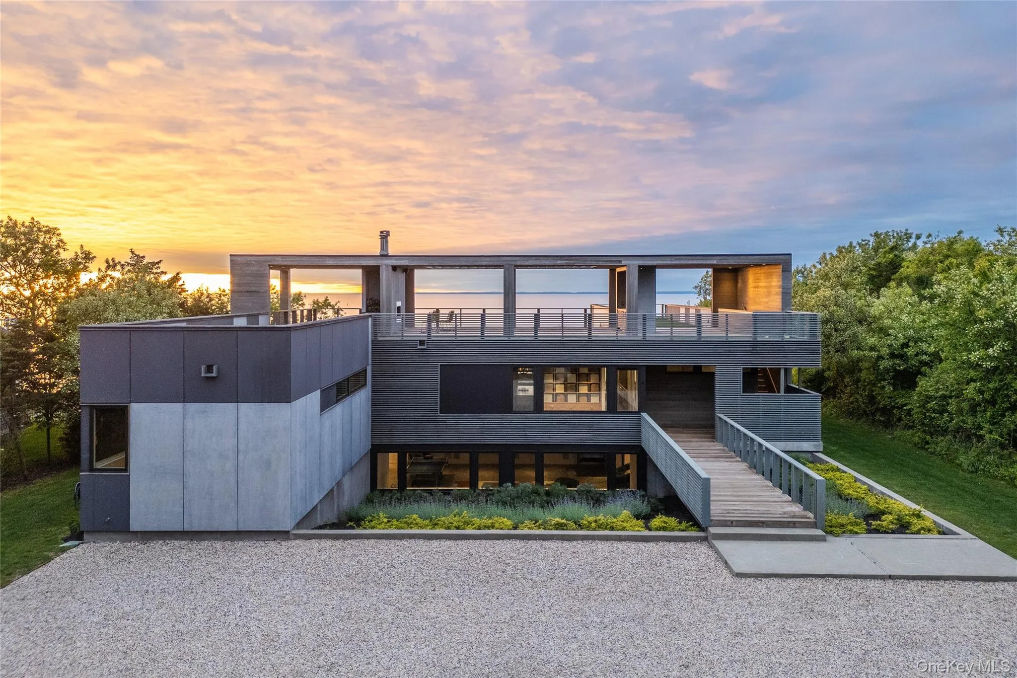 470 Lloyds Ln, Mattituck 470 Lloyds Ln, Mattituck