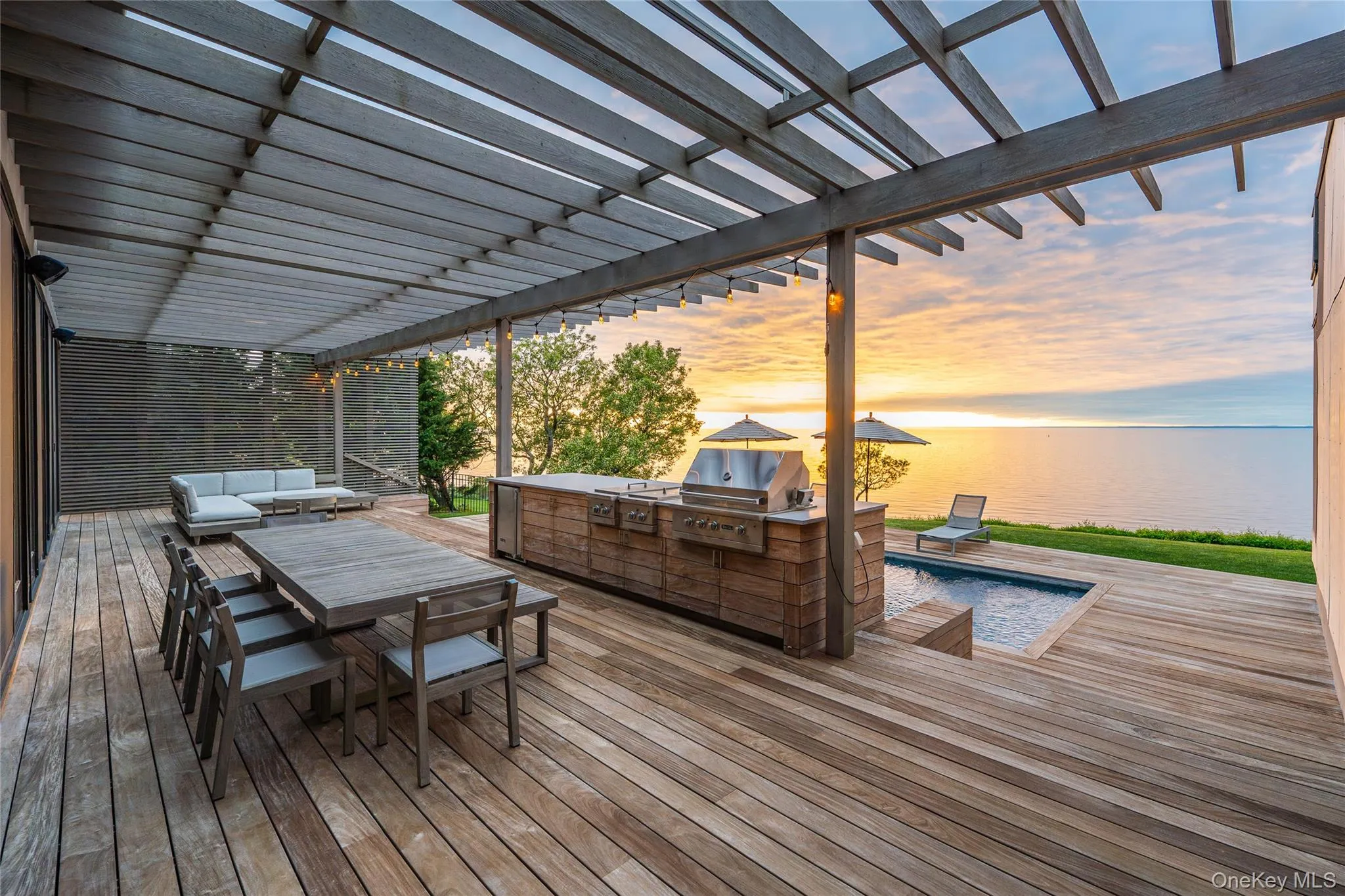 470 Lloyds Ln, Mattituck 470 Lloyds Ln, Mattituck