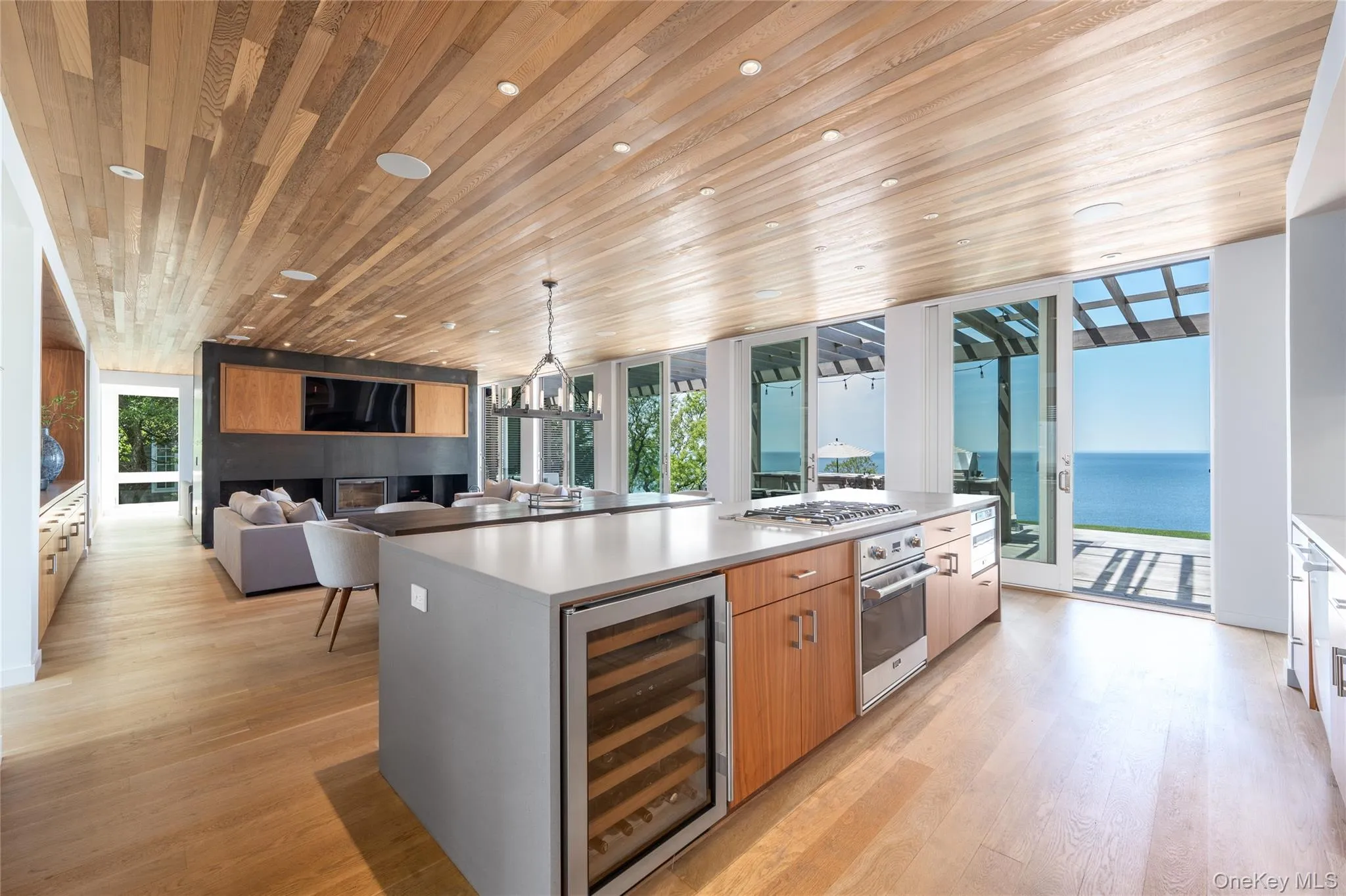 470 Lloyds Ln, Mattituck 470 Lloyds Ln, Mattituck