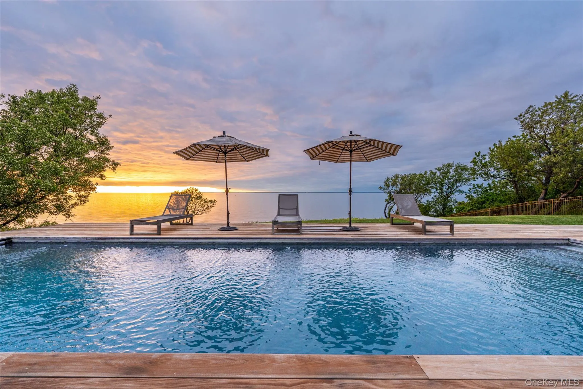 470 Lloyds Ln, Mattituck 470 Lloyds Ln, Mattituck