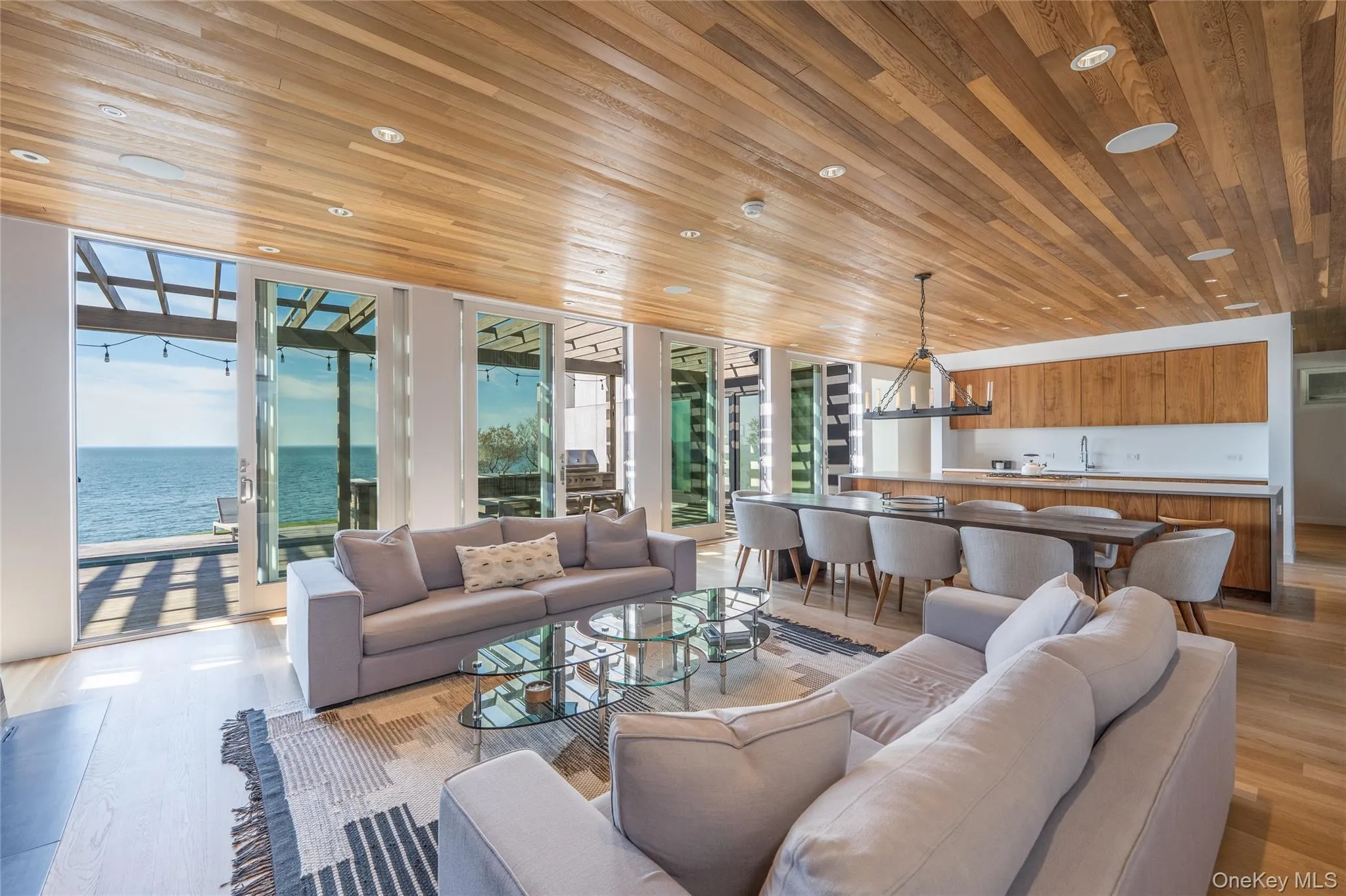 470 Lloyds Ln, Mattituck 470 Lloyds Ln, Mattituck