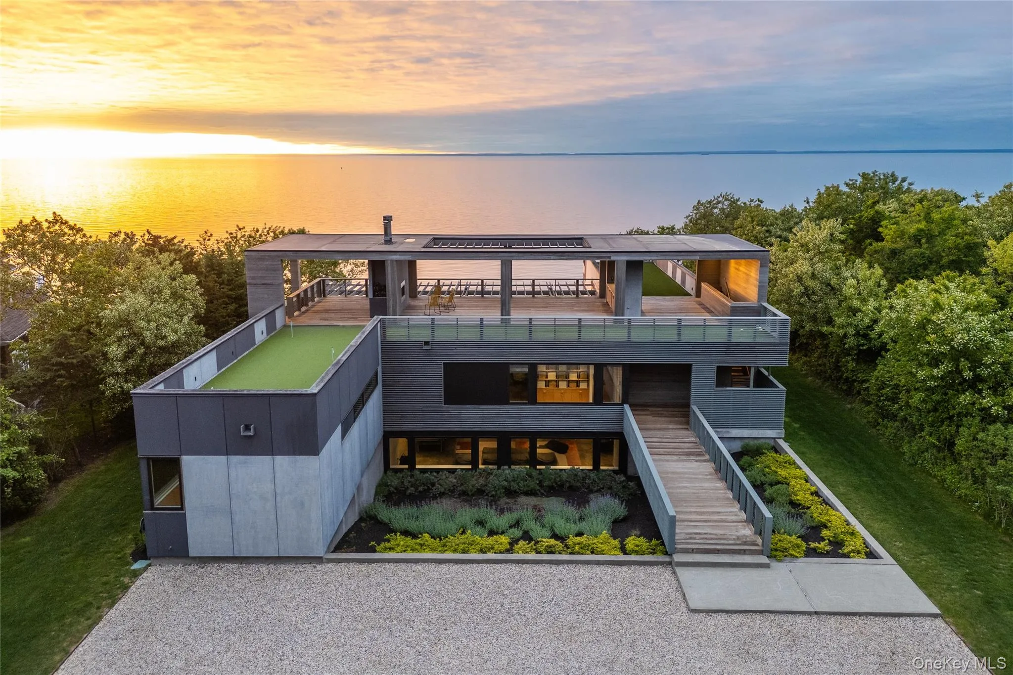 470 Lloyds Ln, Mattituck 470 Lloyds Ln, Mattituck