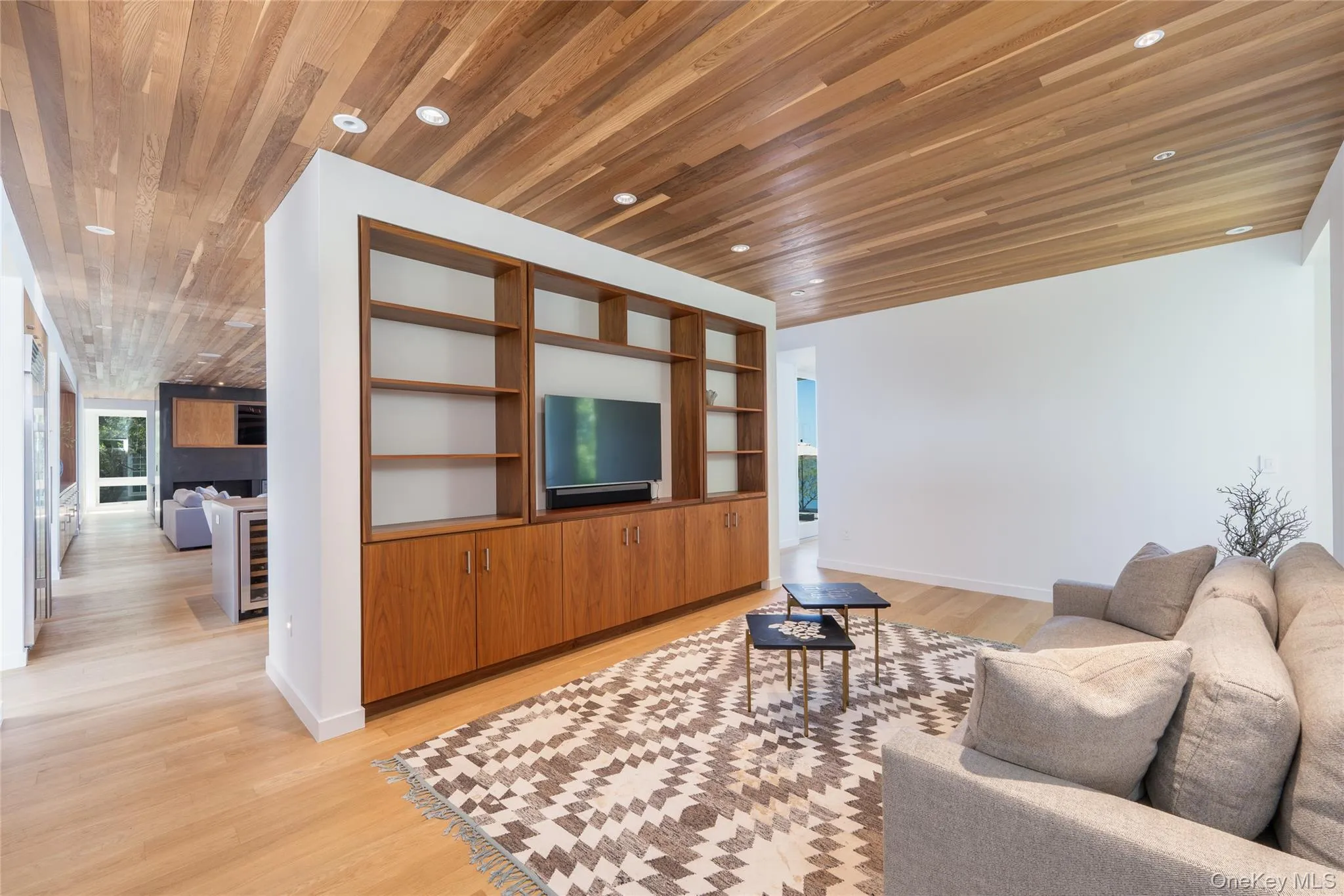 470 Lloyds Ln, Mattituck 470 Lloyds Ln, Mattituck