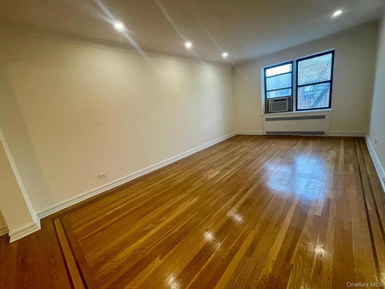 35-35 75 Street, New York, NY, 3 Rooms Rooms,1 BathroomBathrooms,Residential Lease,For Rent,75,0,875377 35-35 75 Street, New York, NY, 3 Rooms Rooms,1 BathroomBathrooms,Residential Lease,For Rent,75,0,875377