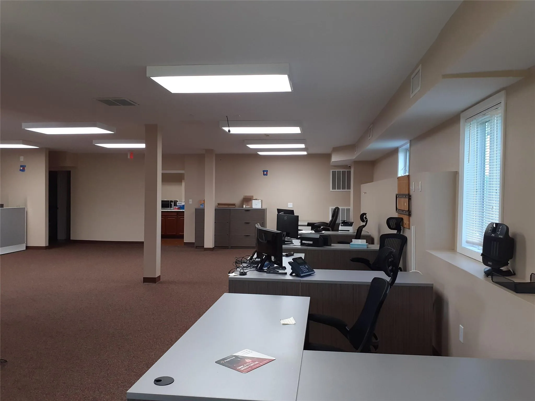 Office with carpet floors Office with carpet floors