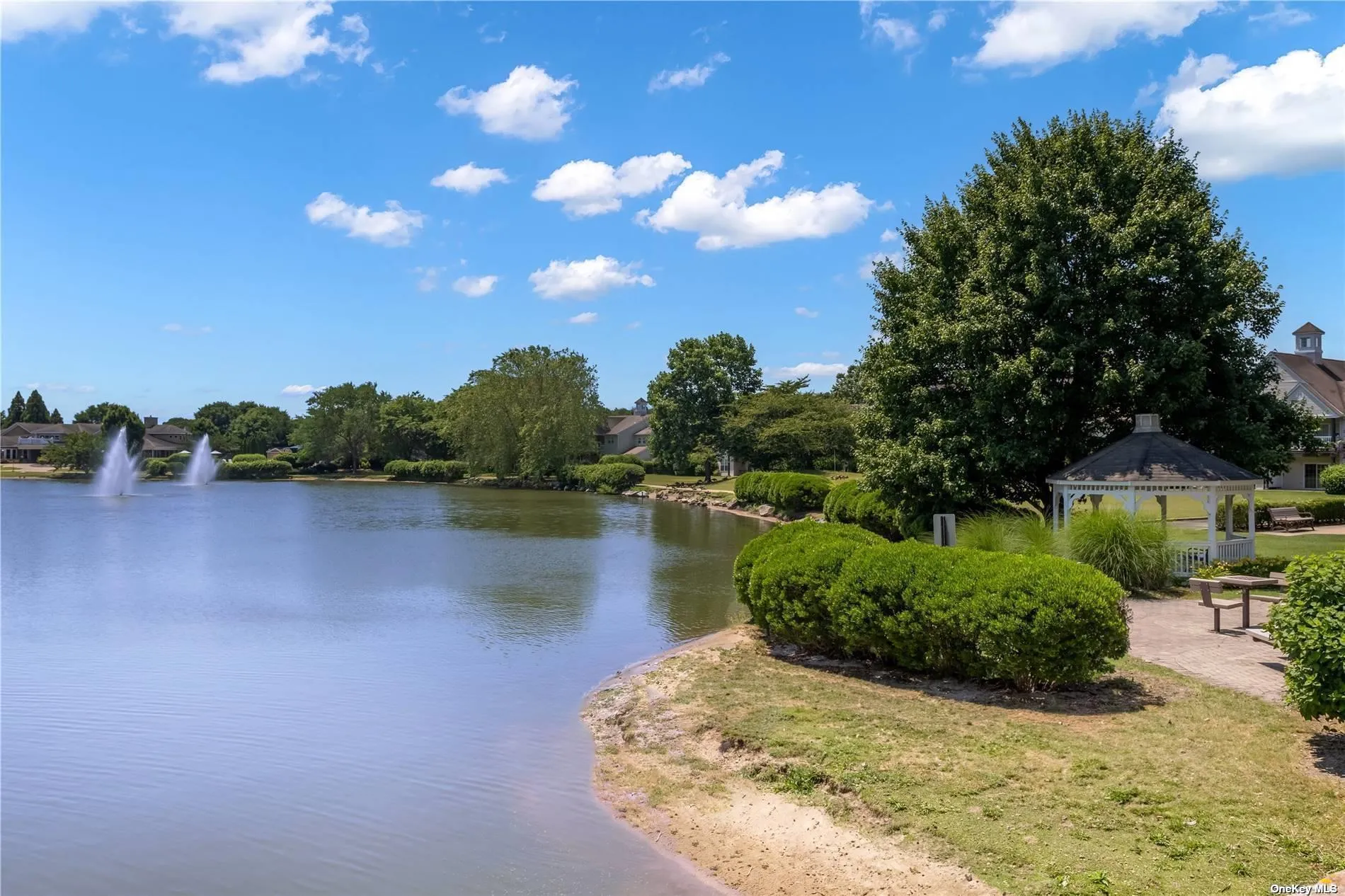 Waterviews all around Waterviews all around