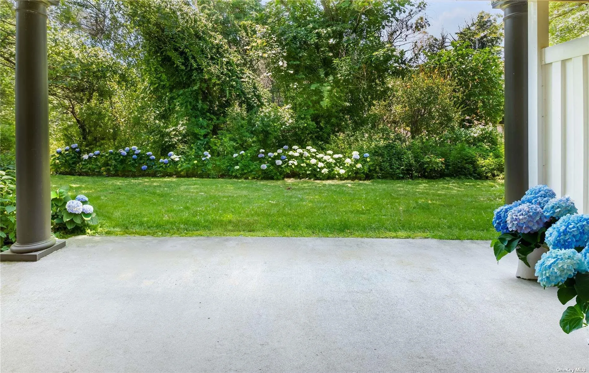 Spacious patio Spacious patio