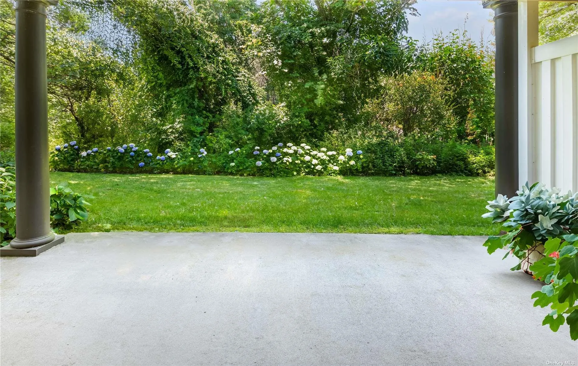 Spacious patio Spacious patio