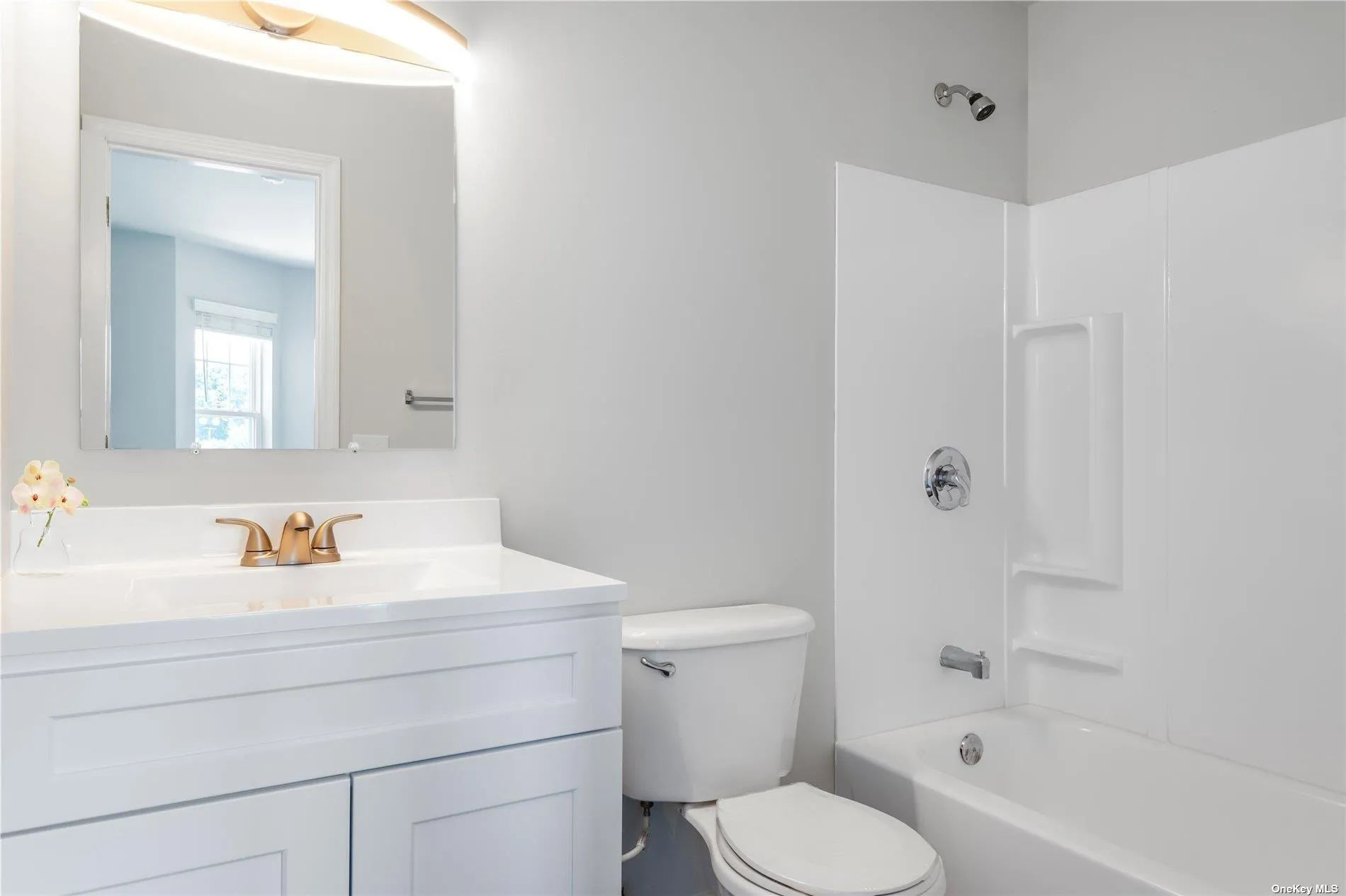 Newly renovated bathrooms Newly renovated bathrooms