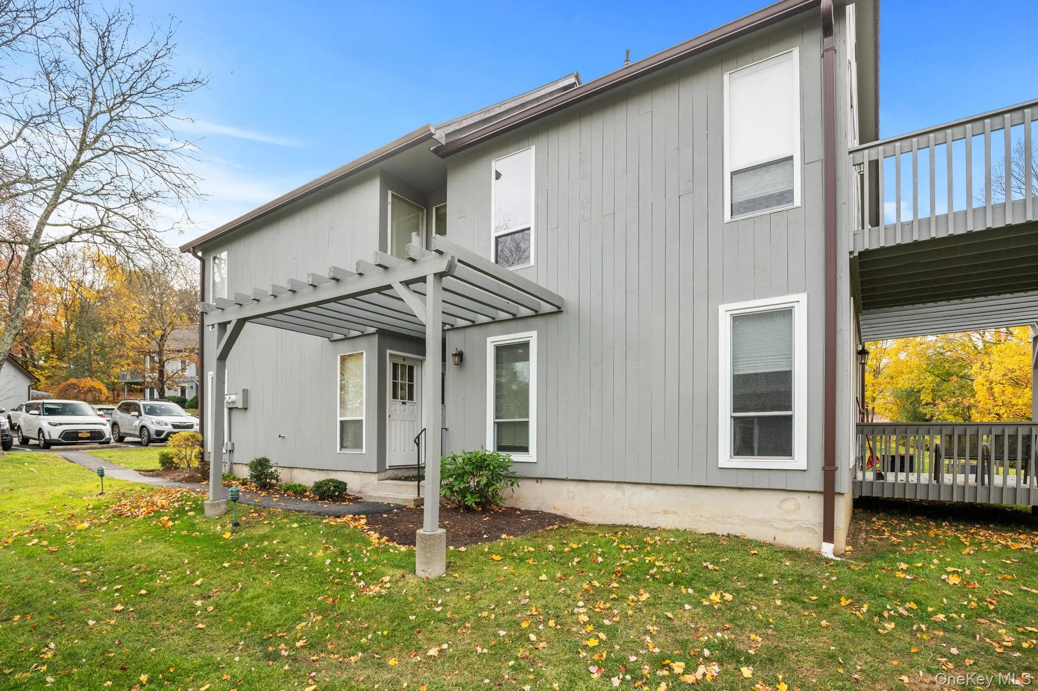 Beautifully maintained exterior with fresh paint, manicured landscaping, and convenient parking just steps from your door. Beautifully maintained exterior with fresh paint, manicured landscaping, and convenient parking just steps from your door.