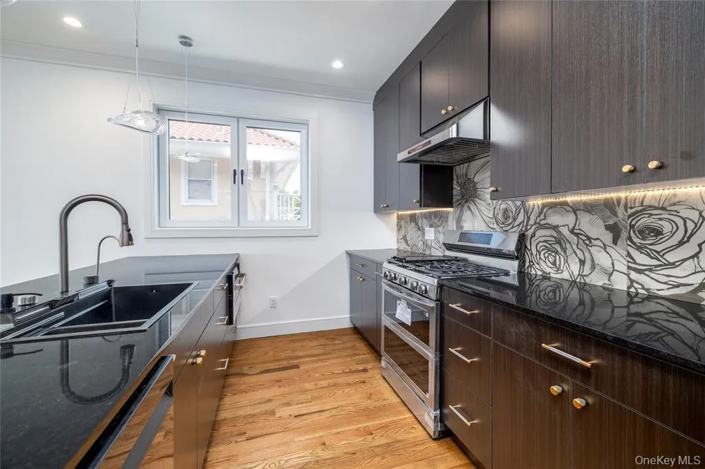 622 Penn Street, Long Beach, NY, 4 Bedrooms Bedrooms, 5 Rooms Rooms,4 BathroomsBathrooms,Residential Lease,For Rent,Penn,0,876748 622 Penn Street, Long Beach, NY, 4 Bedrooms Bedrooms, 5 Rooms Rooms,4 BathroomsBathrooms,Residential Lease,For Rent,Penn,0,876748