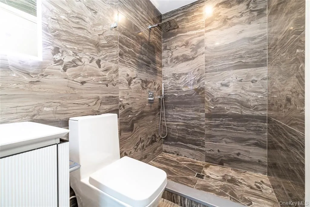 4th full bathroom 4th full bathroom