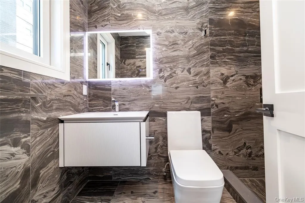4th full bathroom 4th full bathroom