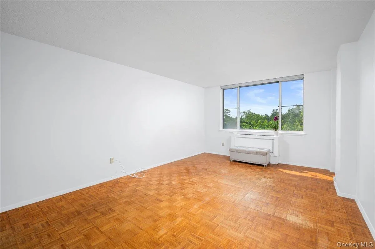 Large bedroom Large bedroom