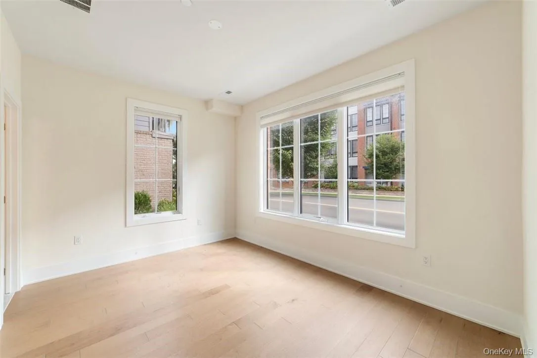 Ground floor Bedroom has ensuite full bath, and a double closet Ground floor Bedroom has ensuite full bath, and a double closet