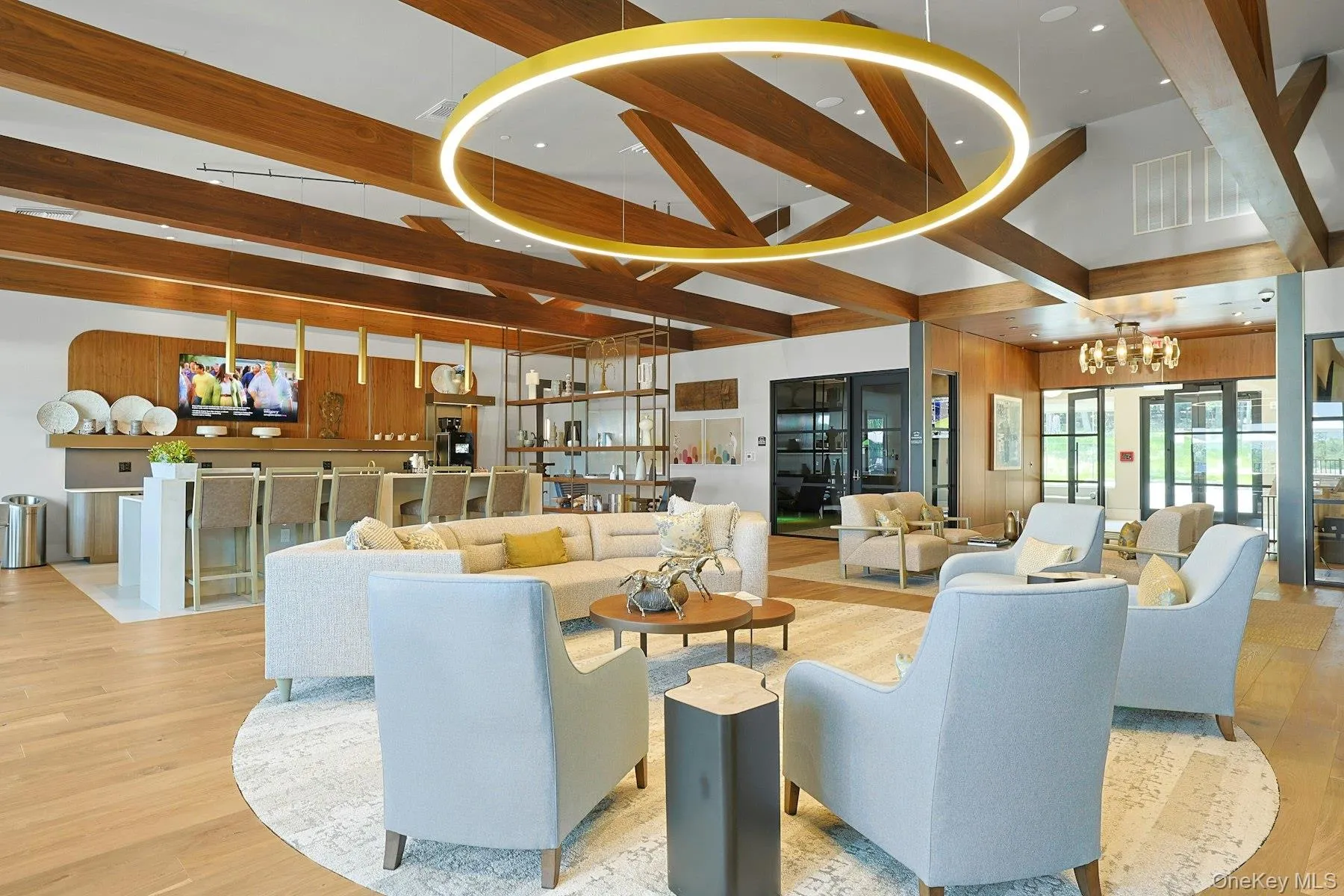 Lounge with Bar, TV and fireplace Lounge with Bar, TV and fireplace