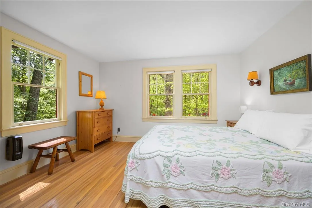 Bedroom With Lake Views Bedroom With Lake Views