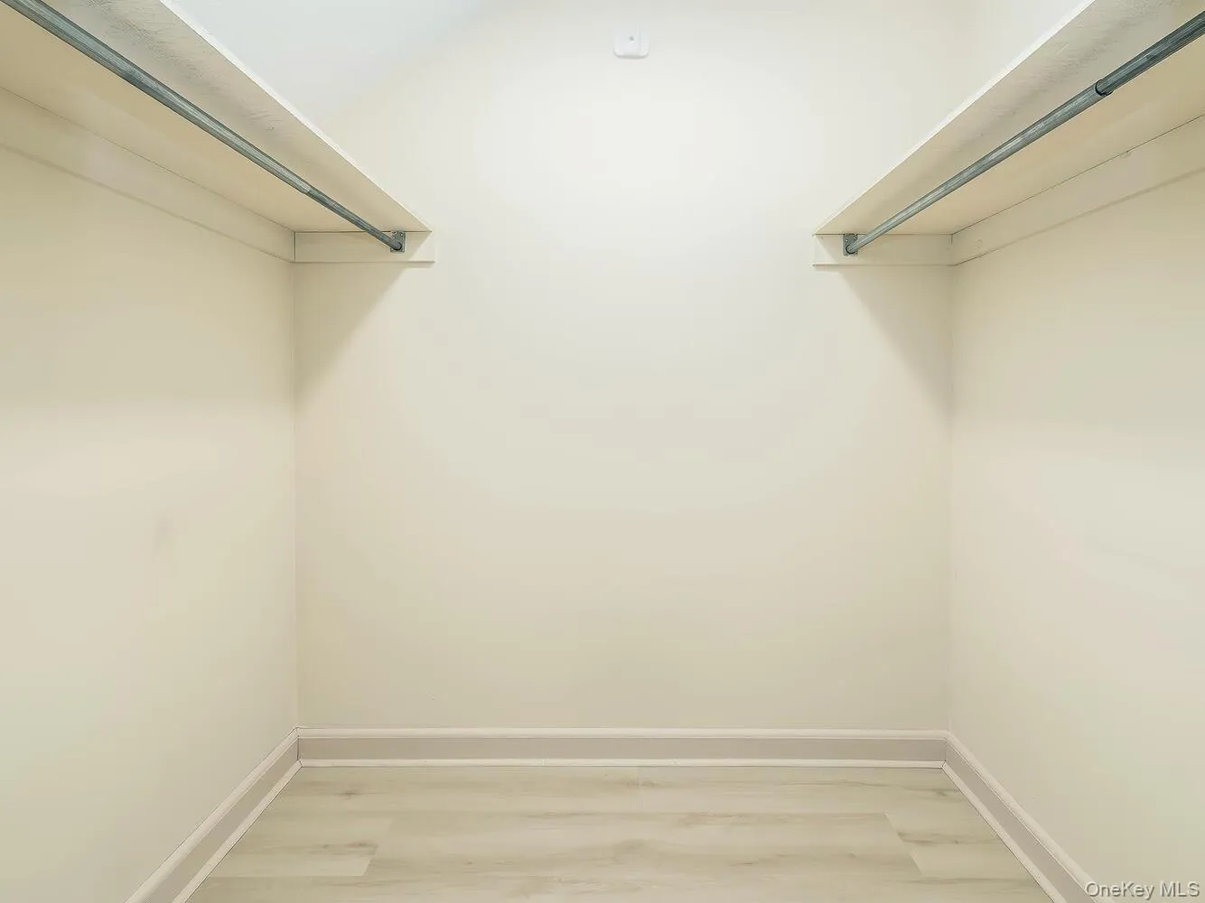 221 Manhasset Avenue, North Hempstead, NY, 3 Bedrooms Bedrooms, 6 Rooms Rooms,2 BathroomsBathrooms,Residential Lease,Idx,Manhasset,0,877535 221 Manhasset Avenue, North Hempstead, NY, 3 Bedrooms Bedrooms, 6 Rooms Rooms,2 BathroomsBathrooms,Residential Lease,Idx,Manhasset,0,877535