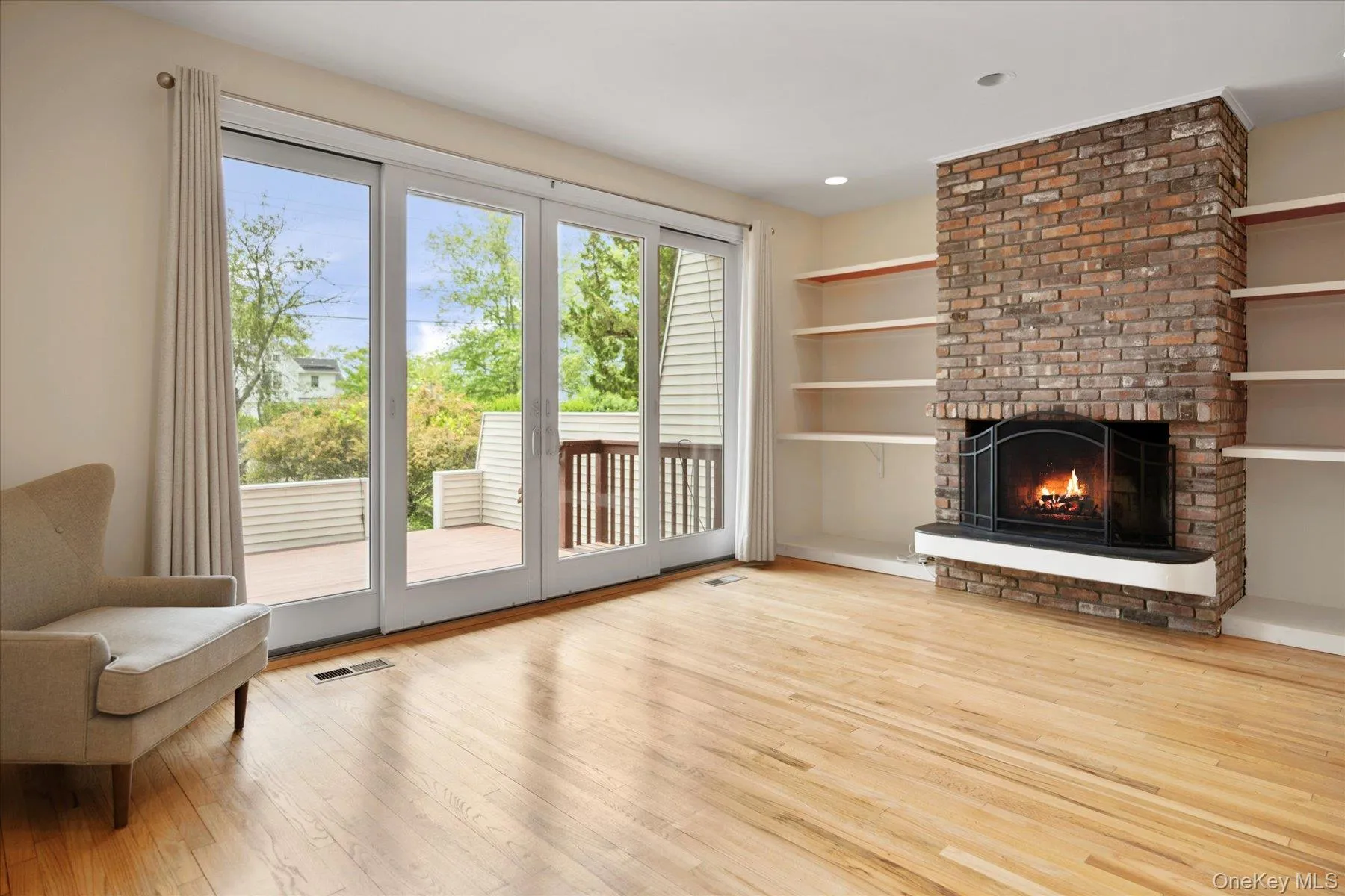 188 Main Street, Southampton, NY, 2 Bedrooms Bedrooms, 5 Rooms Rooms,2 BathroomsBathrooms,Residential Lease,For Rent,Main,0,877709 188 Main Street, Southampton, NY, 2 Bedrooms Bedrooms, 5 Rooms Rooms,2 BathroomsBathrooms,Residential Lease,For Rent,Main,0,877709