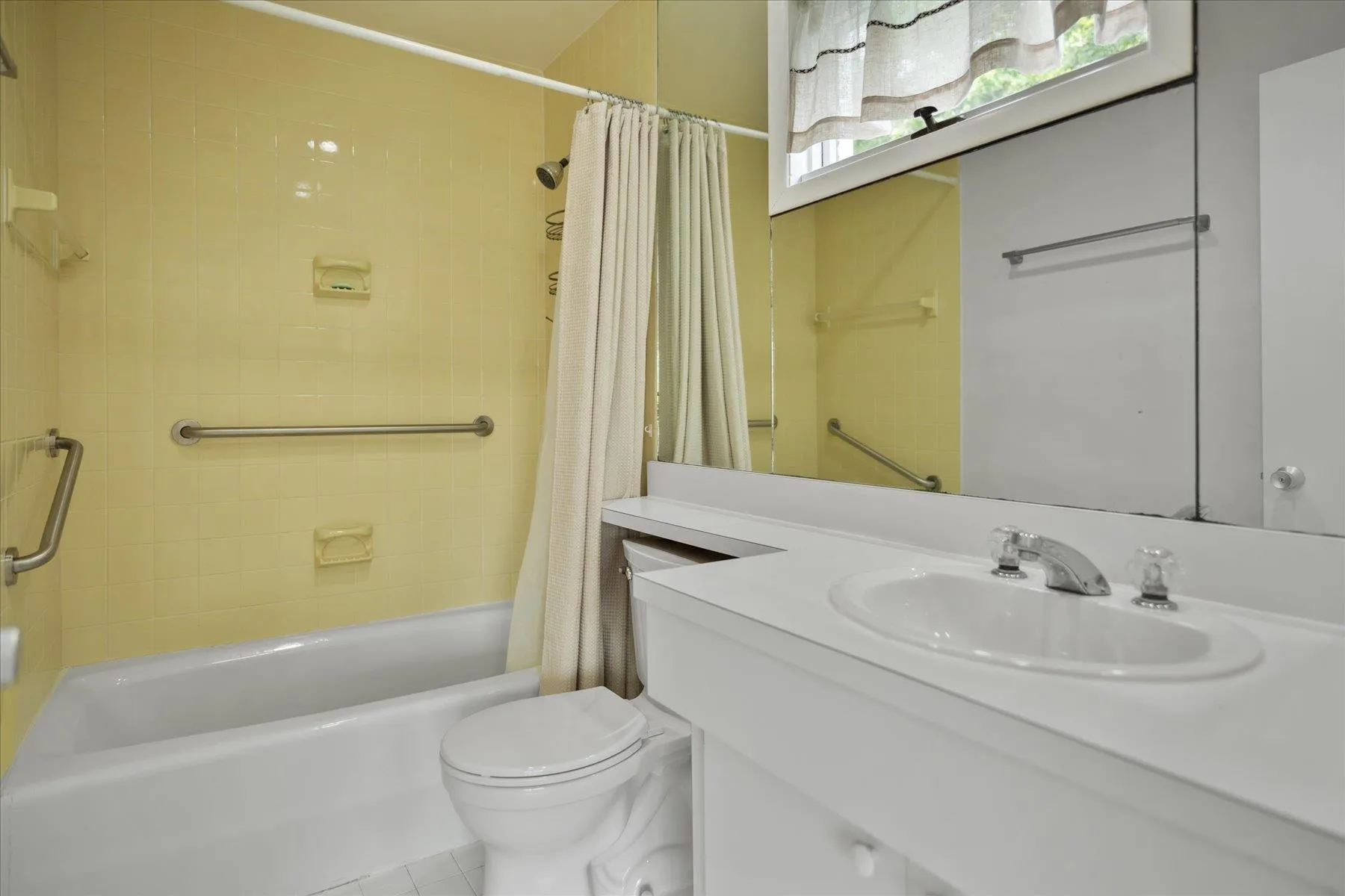 188 Main Street, Southampton, NY, 2 Bedrooms Bedrooms, 5 Rooms Rooms,2 BathroomsBathrooms,Residential Lease,Idx,Main,0,877709 188 Main Street, Southampton, NY, 2 Bedrooms Bedrooms, 5 Rooms Rooms,2 BathroomsBathrooms,Residential Lease,Idx,Main,0,877709