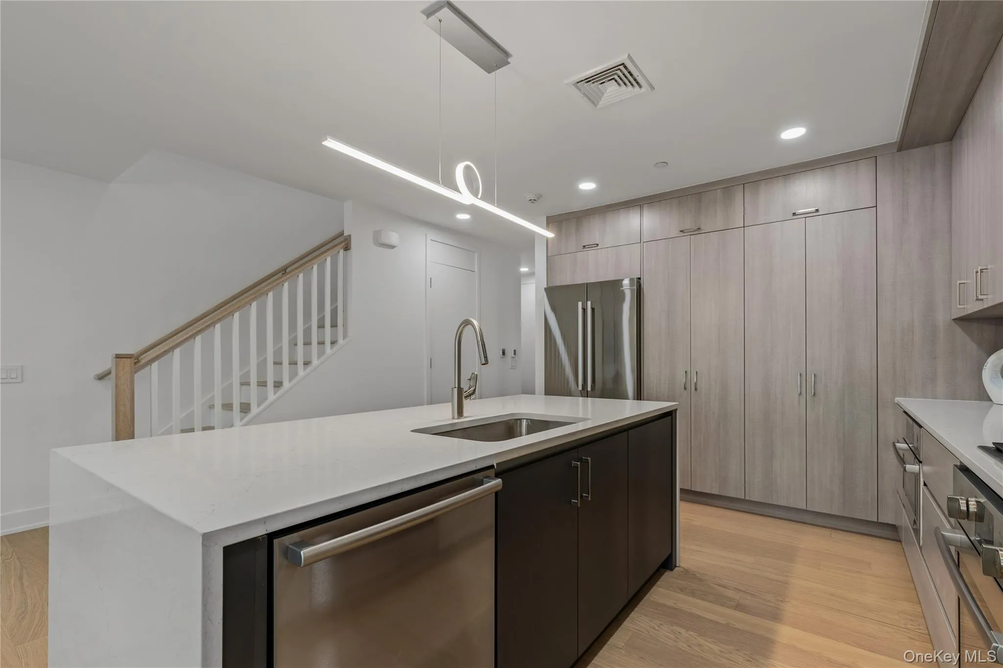 33 Calvert Street, Harrison, NY, 2 Bedrooms Bedrooms, 5 Rooms Rooms,2 BathroomsBathrooms,Residential Lease,Idx,Calvert,878442 33 Calvert Street, Harrison, NY, 2 Bedrooms Bedrooms, 5 Rooms Rooms,2 BathroomsBathrooms,Residential Lease,Idx,Calvert,878442