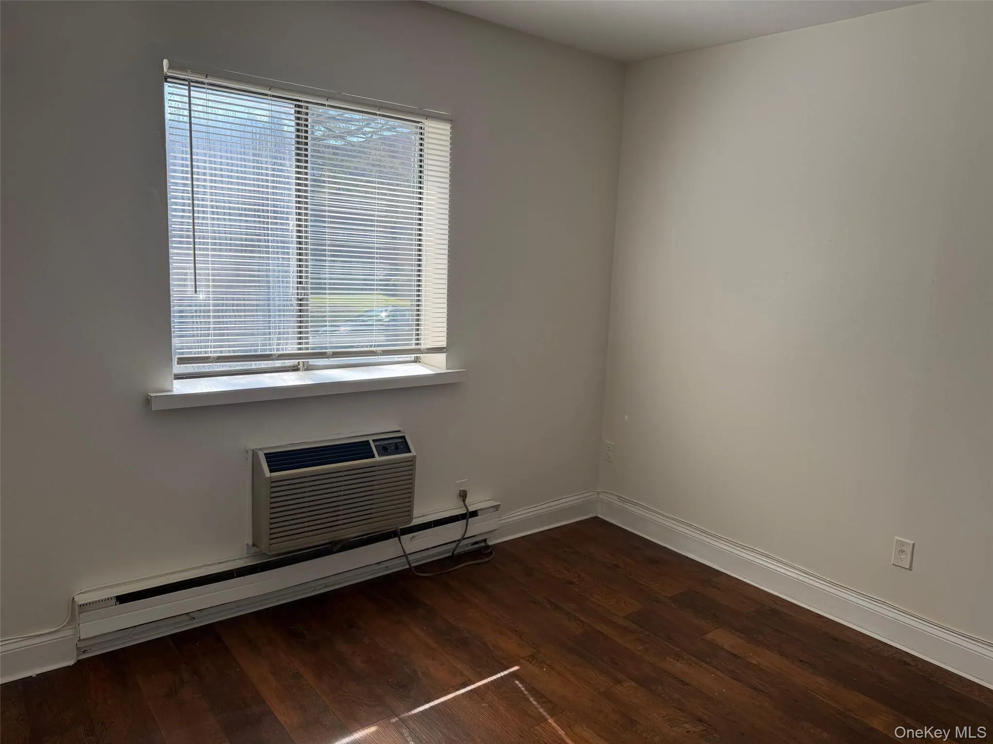 530 Hudson Avenue, Hempstead, NY, 2 Bedrooms Bedrooms, 5 Rooms Rooms,1 BathroomBathrooms,Residential Lease,For Rent,Hudson,0,879474 530 Hudson Avenue, Hempstead, NY, 2 Bedrooms Bedrooms, 5 Rooms Rooms,1 BathroomBathrooms,Residential Lease,For Rent,Hudson,0,879474