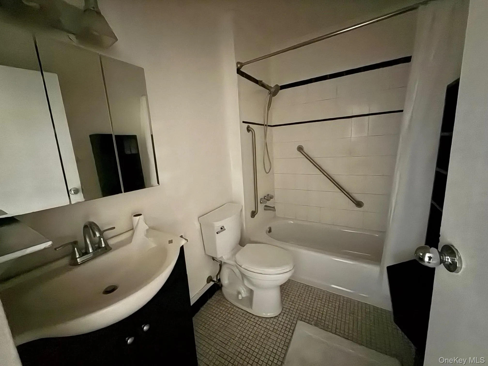 530 Hudson Avenue, Hempstead, NY, 2 Bedrooms Bedrooms, 5 Rooms Rooms,1 BathroomBathrooms,Residential Lease,For Rent,Hudson,0,879474 530 Hudson Avenue, Hempstead, NY, 2 Bedrooms Bedrooms, 5 Rooms Rooms,1 BathroomBathrooms,Residential Lease,For Rent,Hudson,0,879474