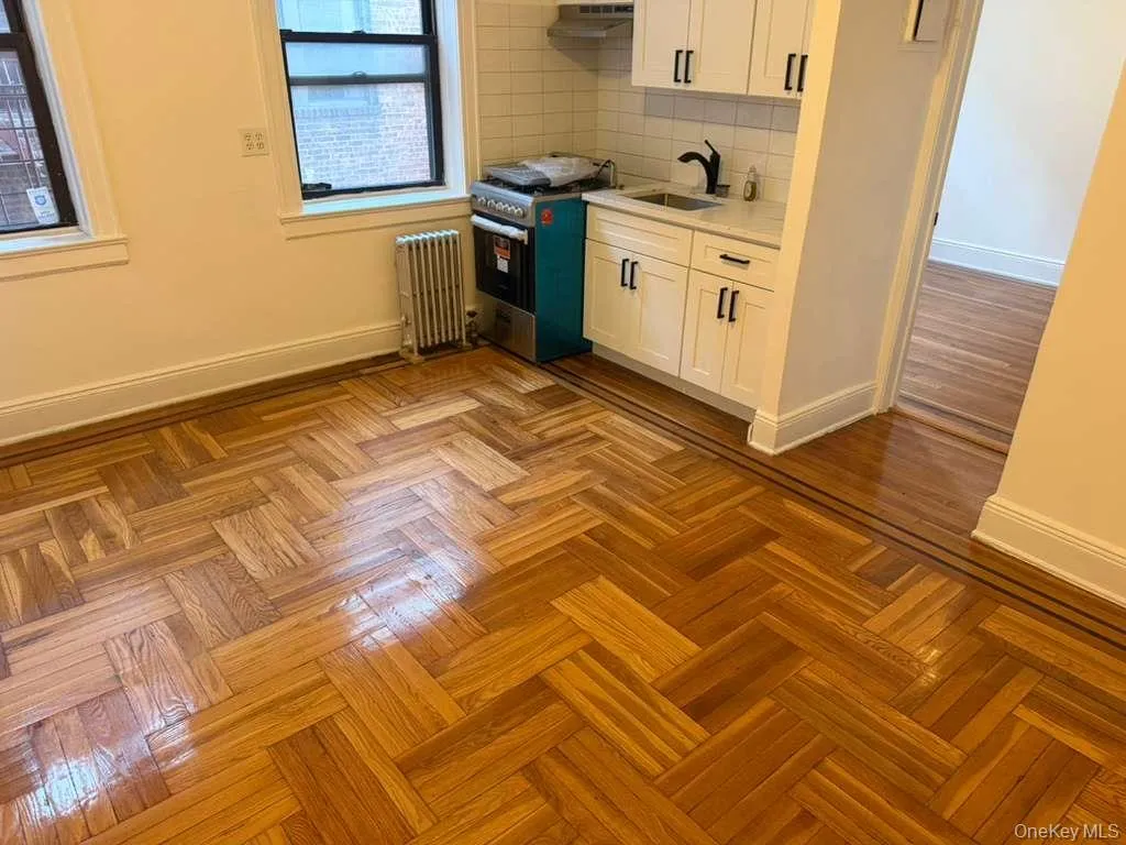 61-40 Saunders Street, New York, NY, 1 Bedroom Bedrooms, 3 Rooms Rooms,1 BathroomBathrooms,Residential Sale,For Rent,Saunders,0,879831 61-40 Saunders Street, New York, NY, 1 Bedroom Bedrooms, 3 Rooms Rooms,1 BathroomBathrooms,Residential Sale,For Rent,Saunders,0,879831