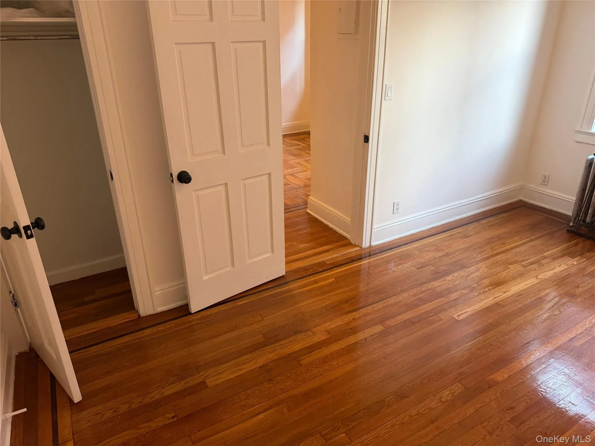 61-40 Saunders Street, New York, NY, 1 Bedroom Bedrooms, 3 Rooms Rooms,1 BathroomBathrooms,Residential Sale,For Rent,Saunders,0,879831 61-40 Saunders Street, New York, NY, 1 Bedroom Bedrooms, 3 Rooms Rooms,1 BathroomBathrooms,Residential Sale,For Rent,Saunders,0,879831