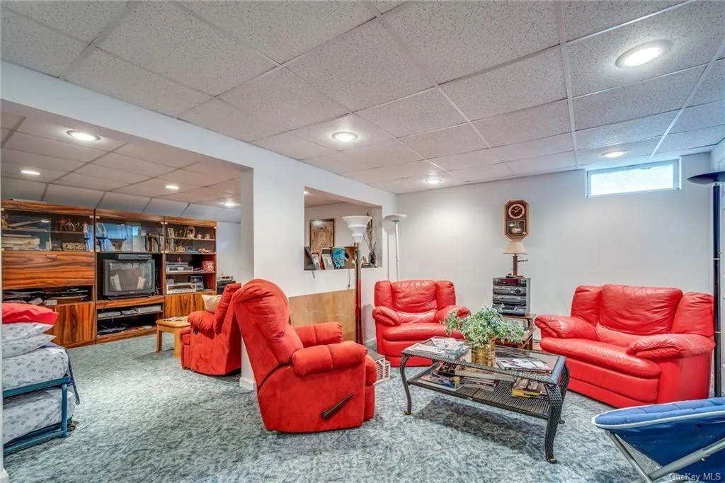 81 Jefferson Street, Woodbury, NY, 4 Bedrooms Bedrooms, 10 Rooms Rooms,2 BathroomsBathrooms,Residential Lease,Idx,Jefferson,881102 81 Jefferson Street, Woodbury, NY, 4 Bedrooms Bedrooms, 10 Rooms Rooms,2 BathroomsBathrooms,Residential Lease,Idx,Jefferson,881102