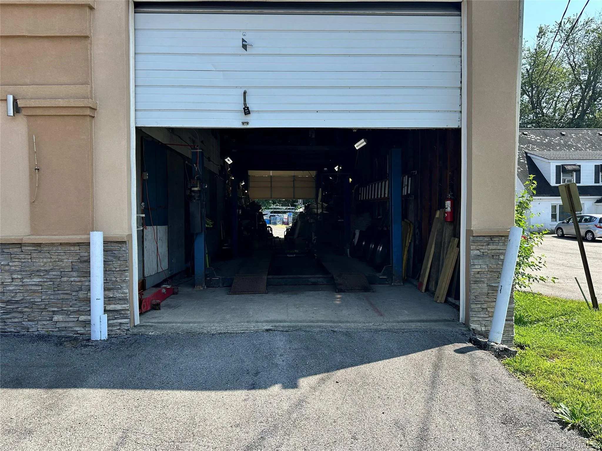 Front bay for Rent Front bay for Rent