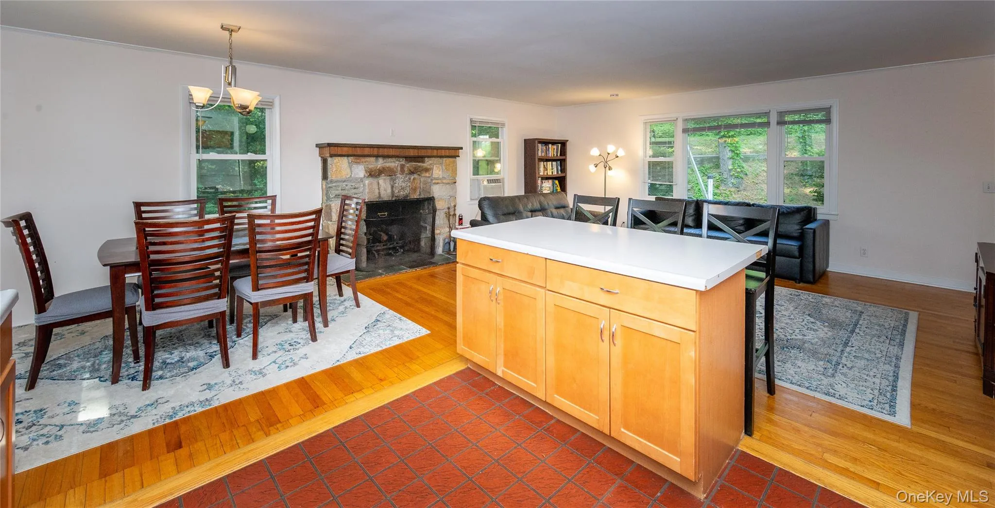 Additional island seating. Additional island seating.