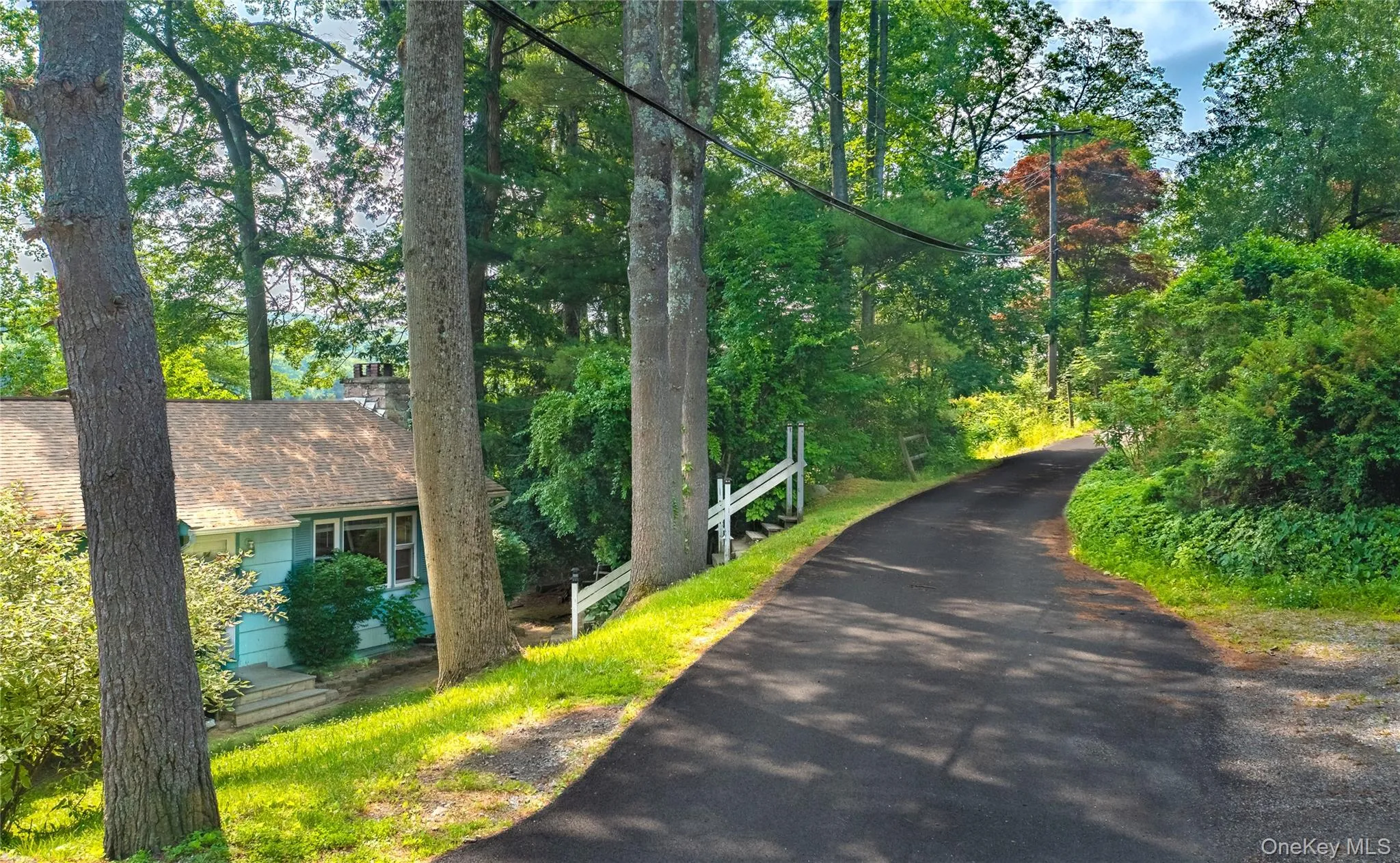View of the private road. View of the private road.