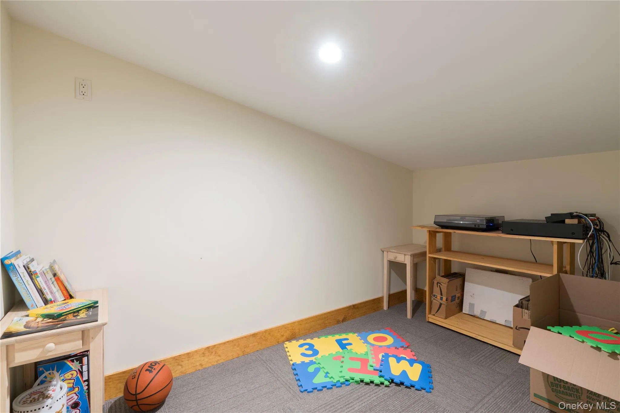 Small Bonus Room off 2nd Floor Loft Area Small Bonus Room off 2nd Floor Loft Area
