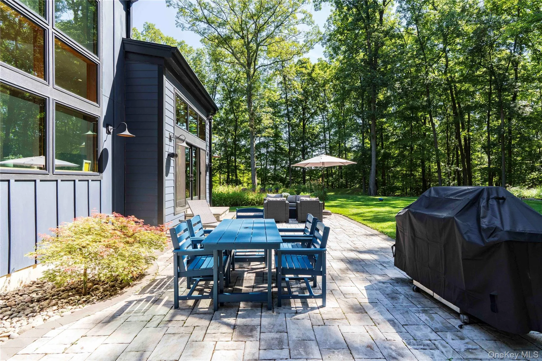 Patio Outdoor Dining & Grilling Area Patio Outdoor Dining & Grilling Area