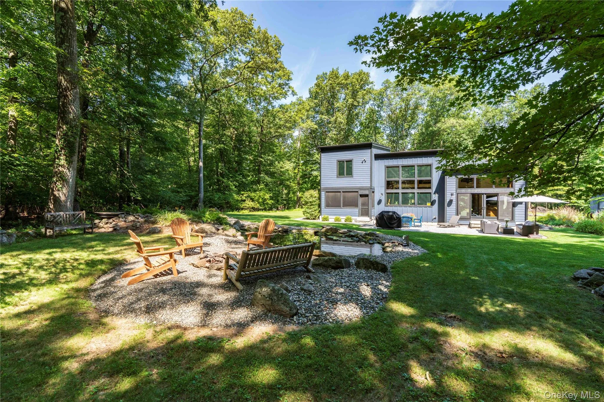 Relaxing Fire Pit Sitting Area Relaxing Fire Pit Sitting Area
