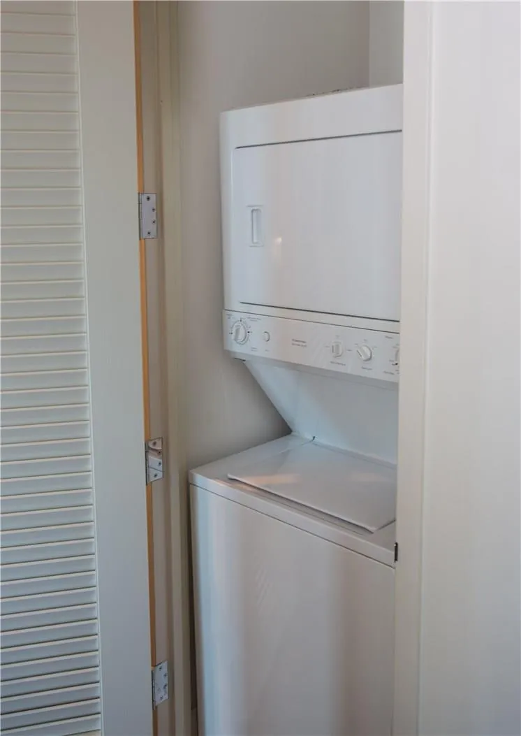 Private Laundry in unit! Private Laundry in unit!