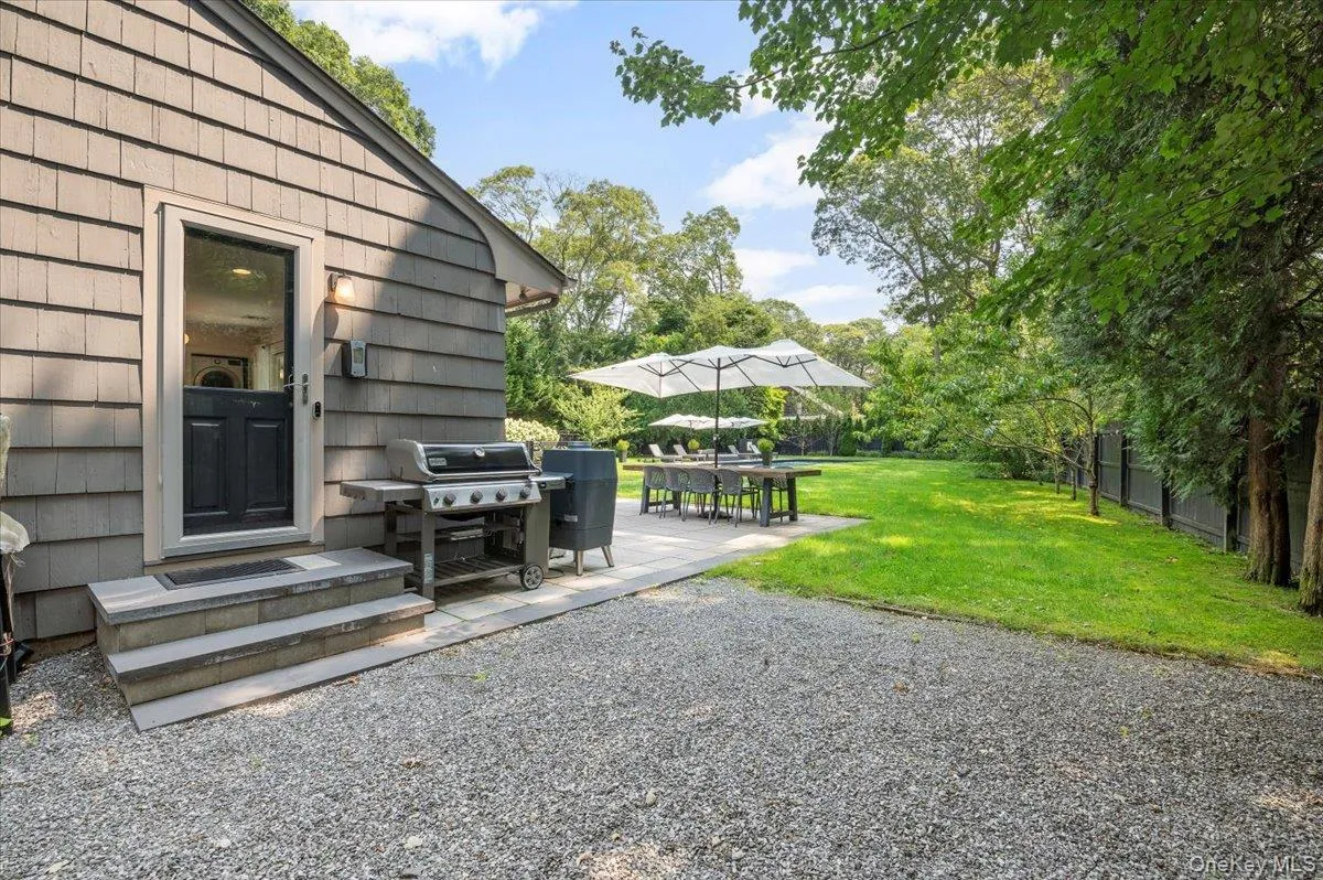 94 Hands Creek Road, East Hampton, NY, 4 Bedrooms Bedrooms, 10 Rooms Rooms,3 BathroomsBathrooms,Residential,For Rent,Hands Creek,0,881973 94 Hands Creek Road, East Hampton, NY, 4 Bedrooms Bedrooms, 10 Rooms Rooms,3 BathroomsBathrooms,Residential,For Rent,Hands Creek,0,881973