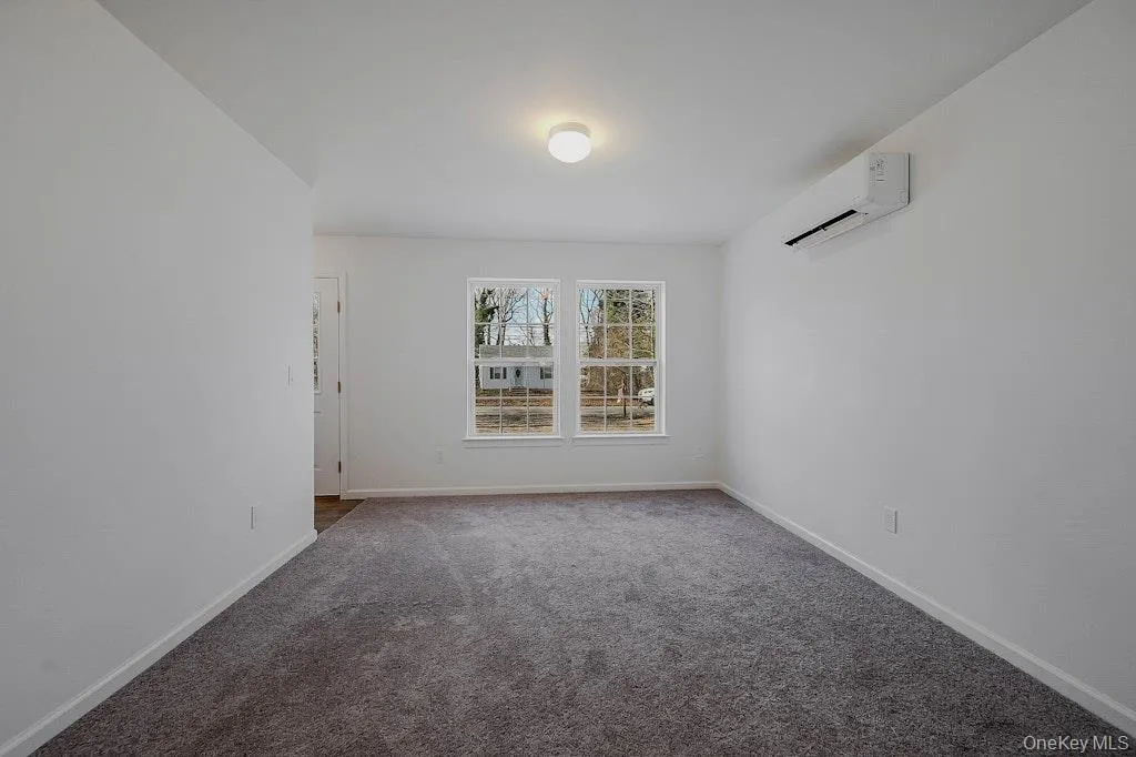 This dining room model offered carpets This dining room model offered carpets