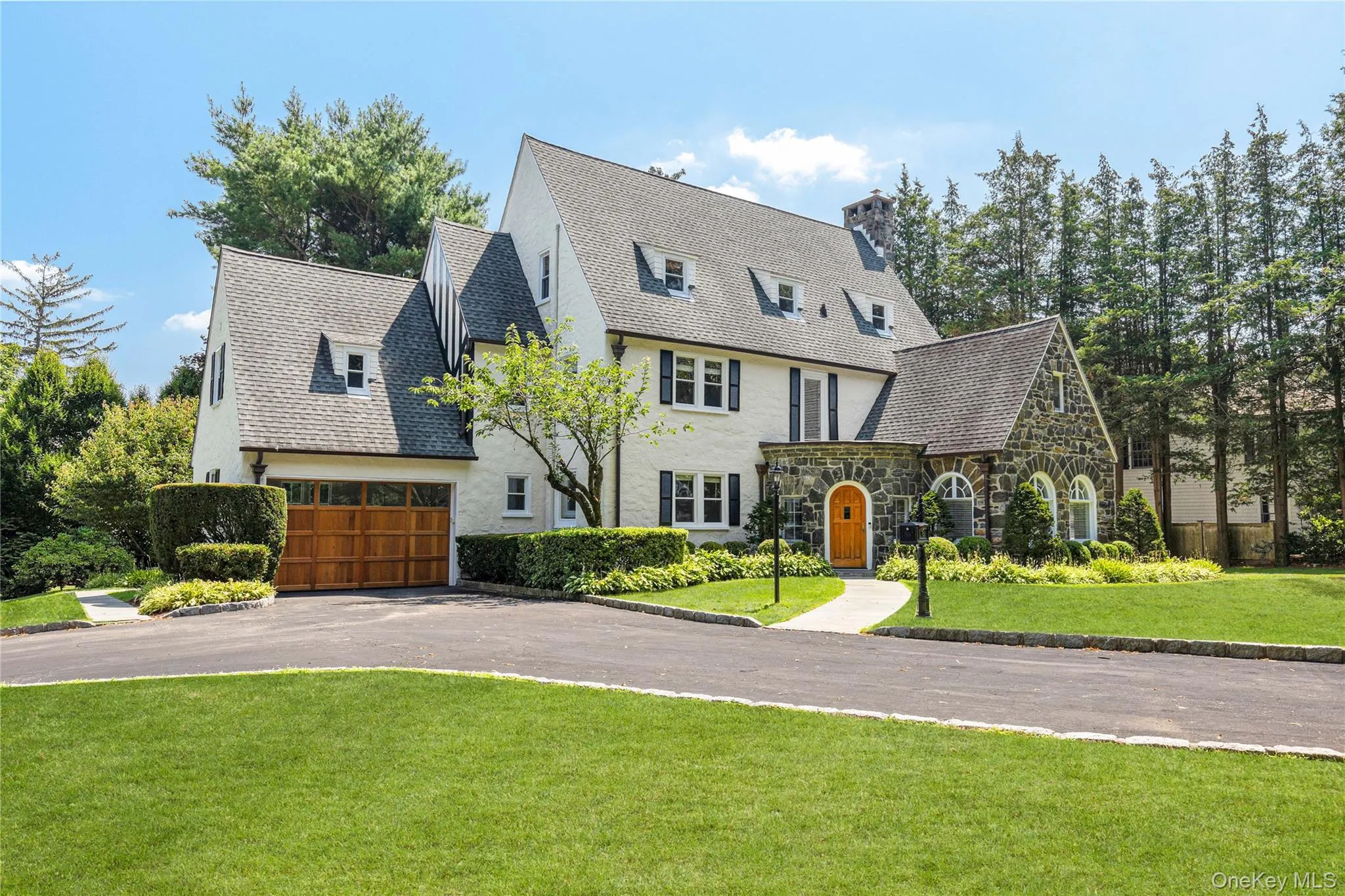 Welcome to 30 Park Drive North! Welcome to 30 Park Drive North!