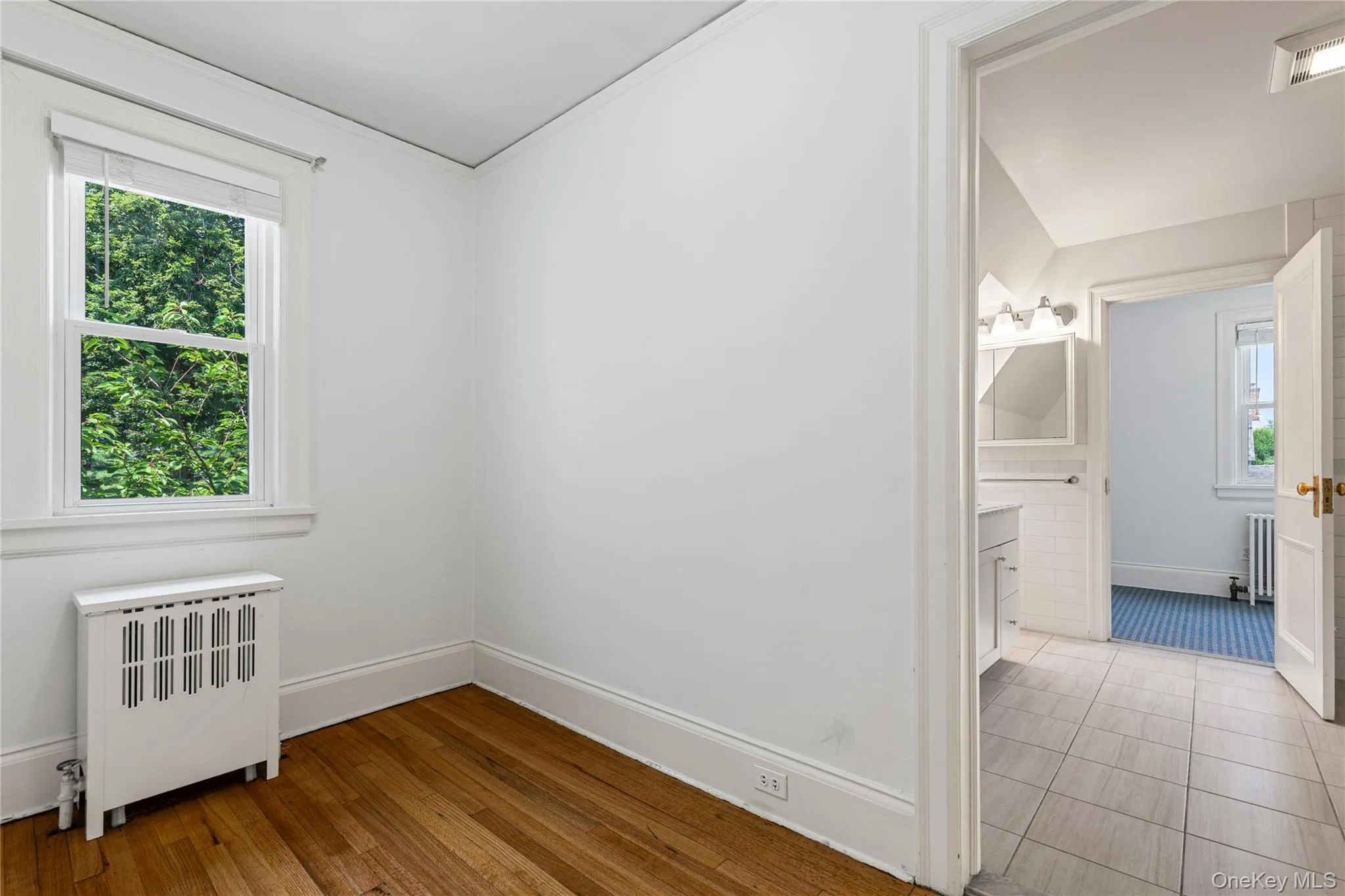 Sitting room/changing room Sitting room/changing room